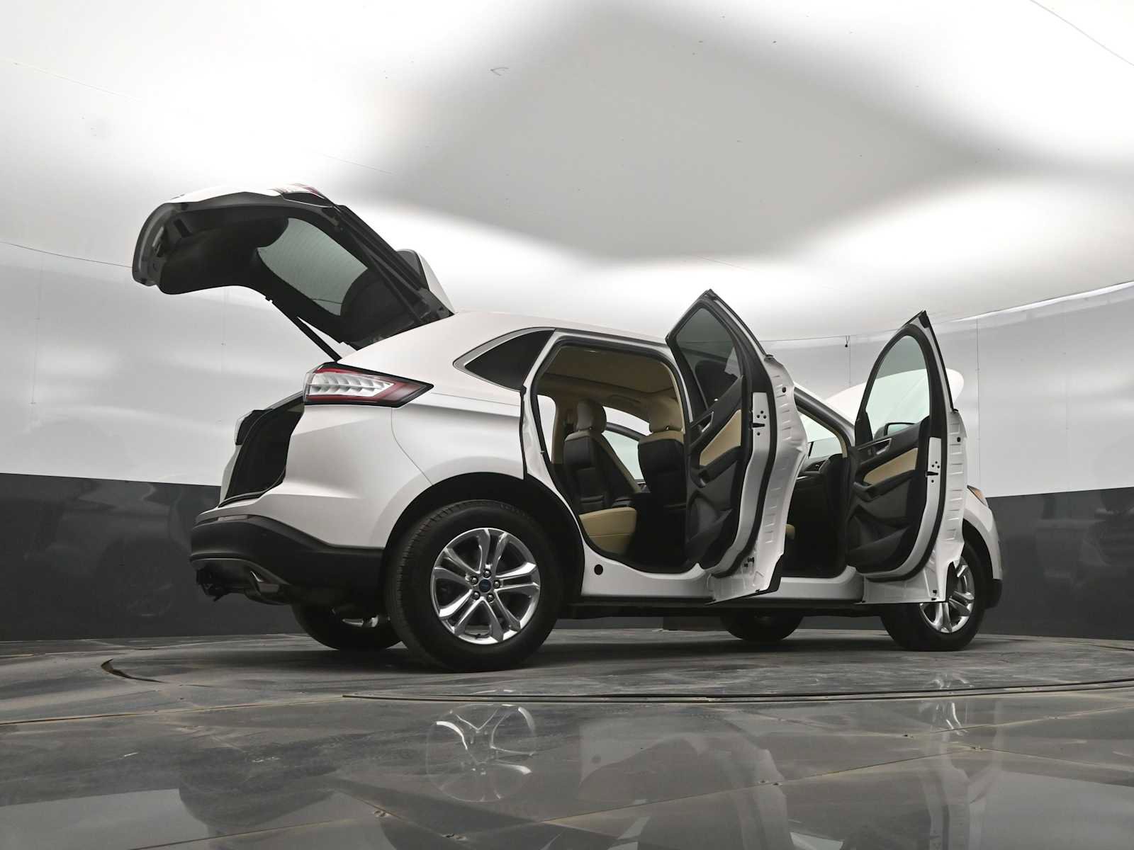 Used 2018 Ford Edge SEL w/ Equipment Group 201A image 43