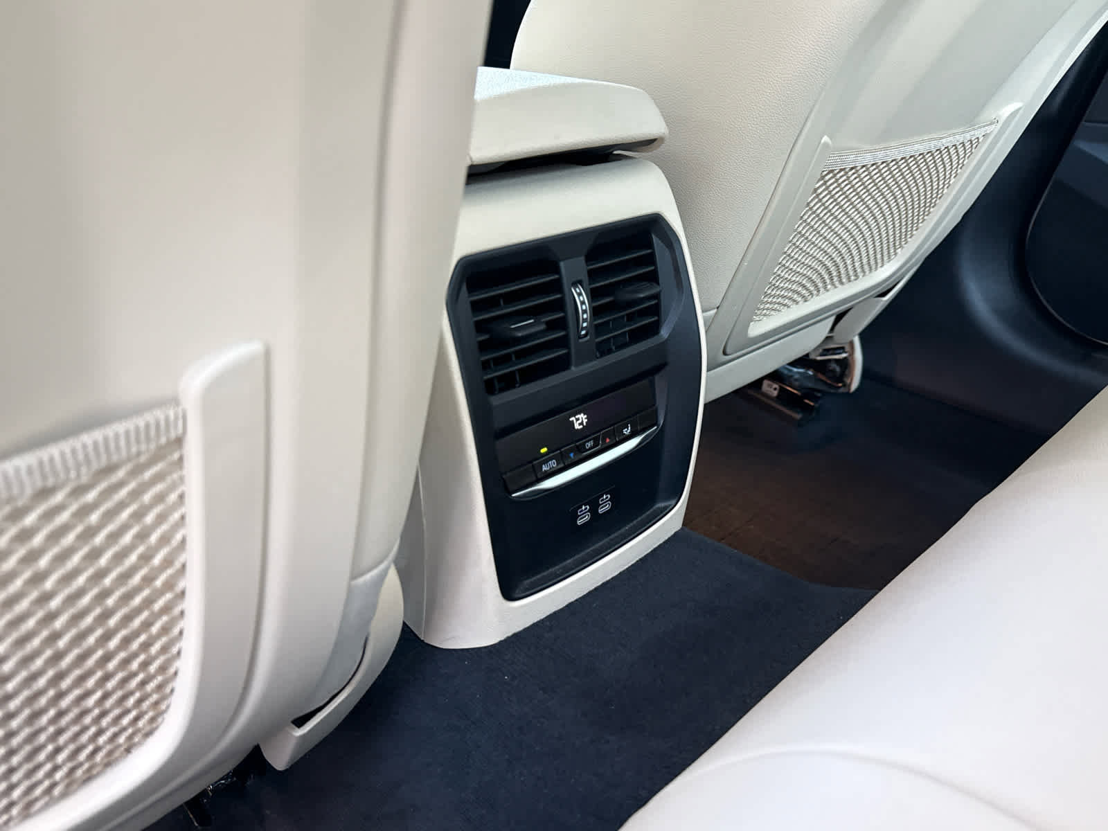 Certified 2021 BMW 330i xDrive Sedan w/ Convenience Package image 15