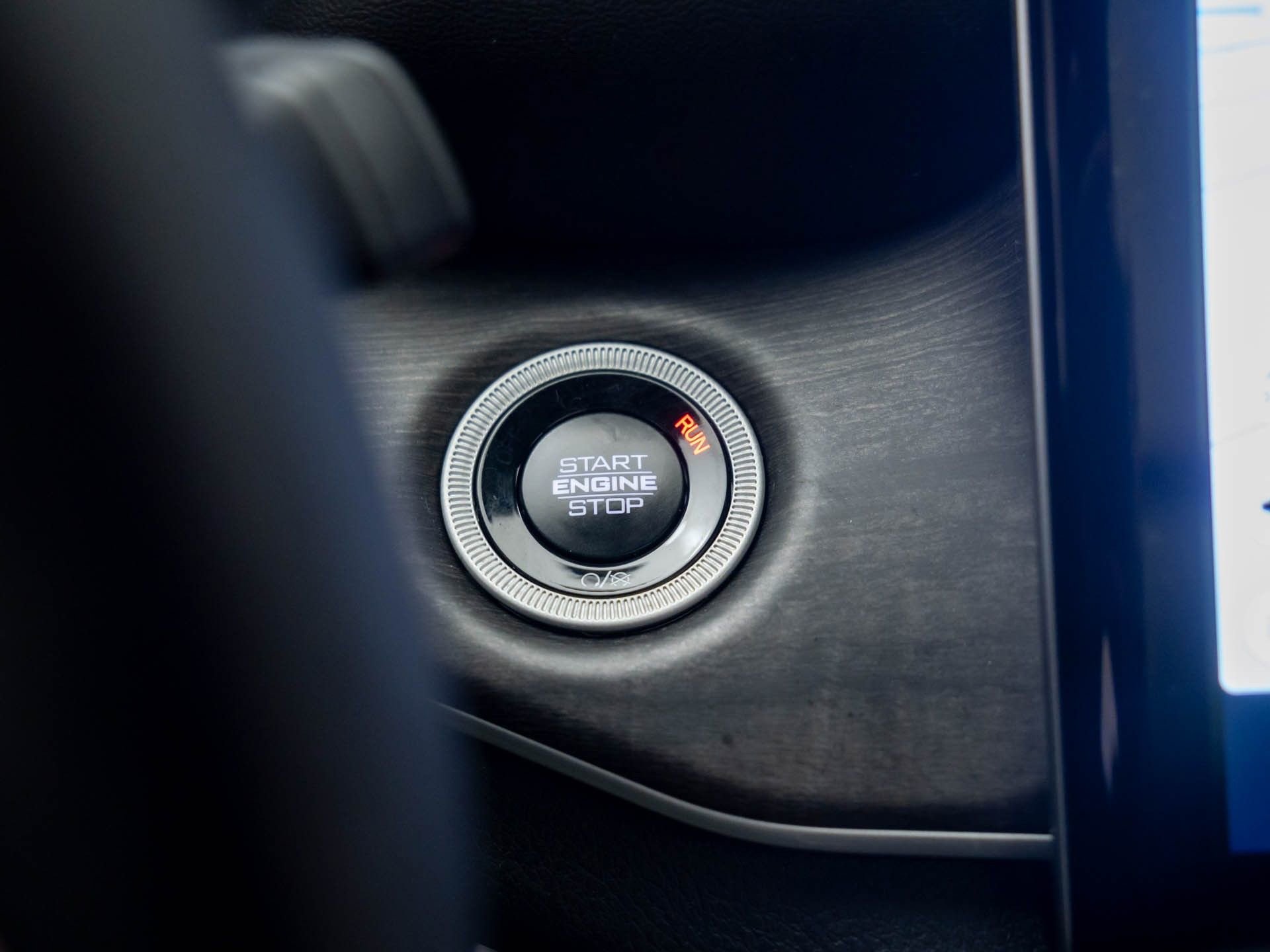 Used 2024 Jeep Grand Cherokee L Limited w/ Black Appearance Package image 25