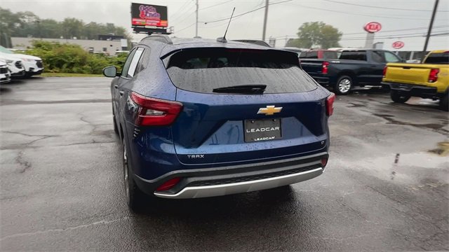 Used 2024 Chevrolet Trax LT w/ Driver Confidence Package image 7