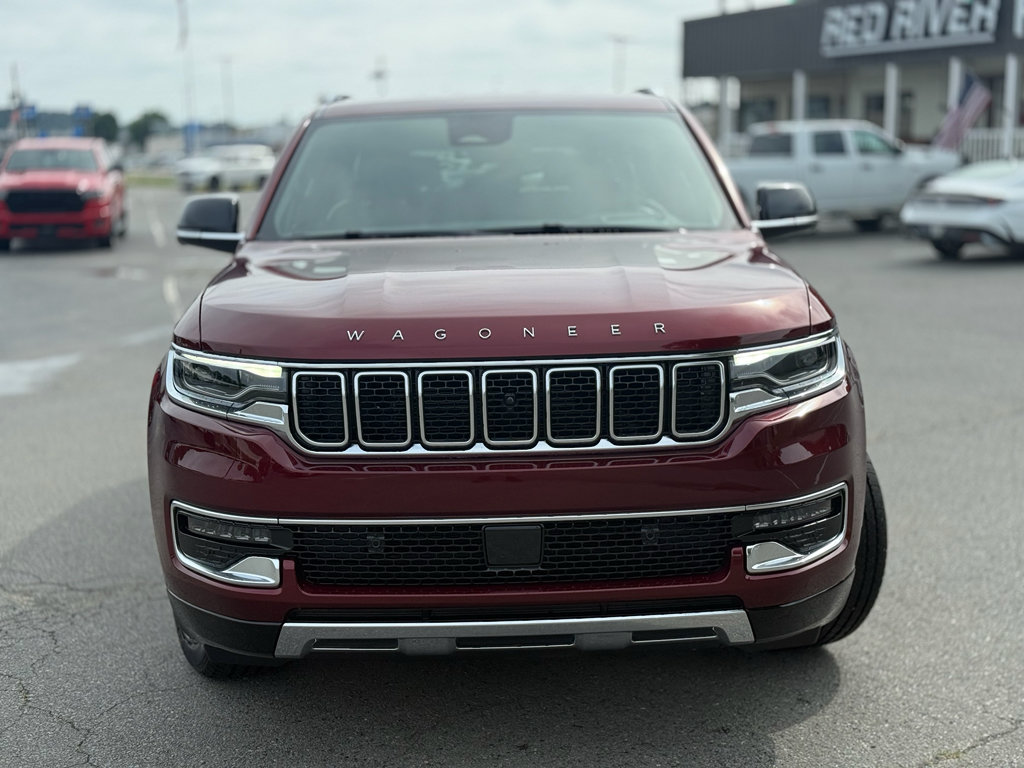 Used 2025 Jeep Wagoneer Series III AWD/4WD image 2