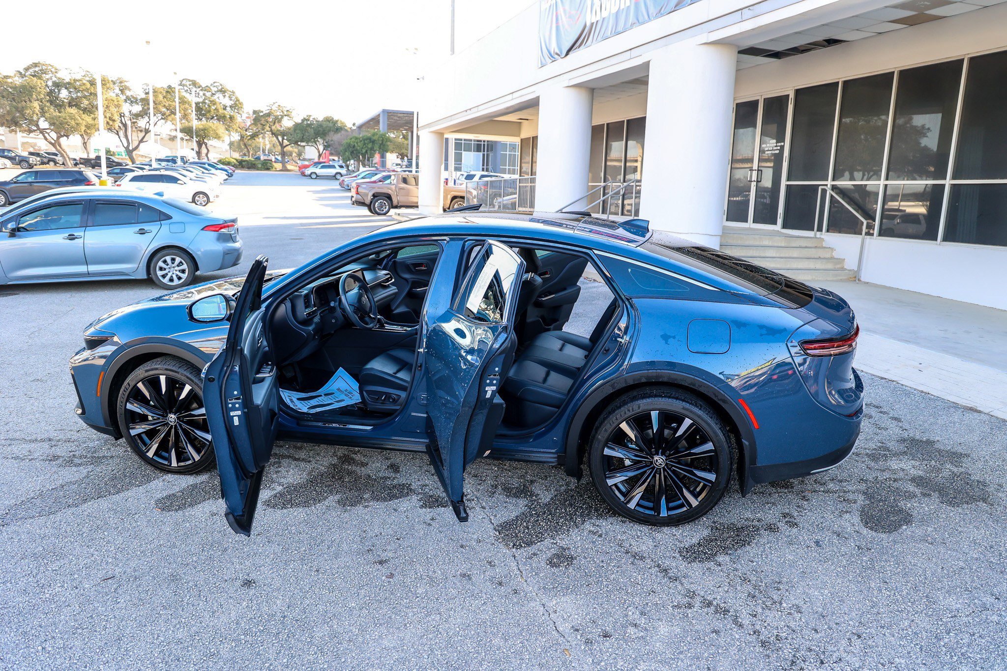 Used 2025 Toyota Crown Platinum image 11