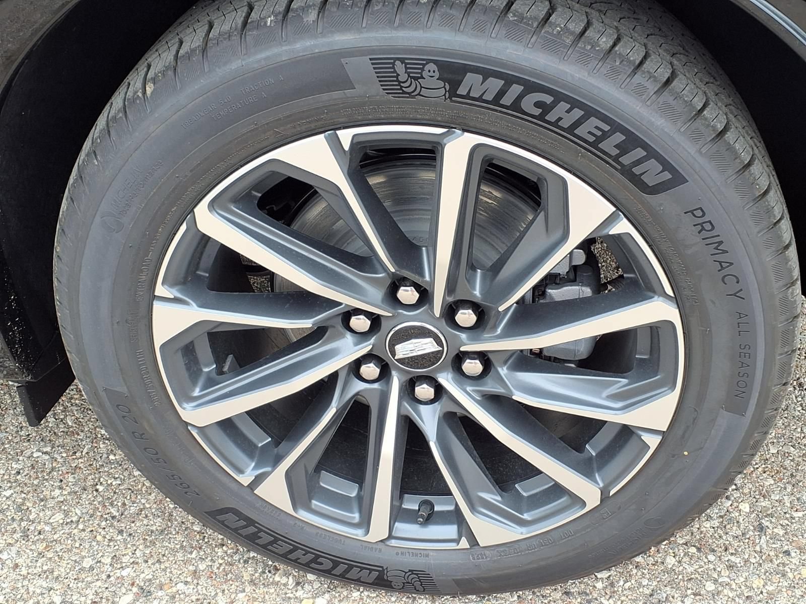 New 2027 Cadillac Lyriq Sport w/ LPO, Floor Liner Package AWD/4WD image 7