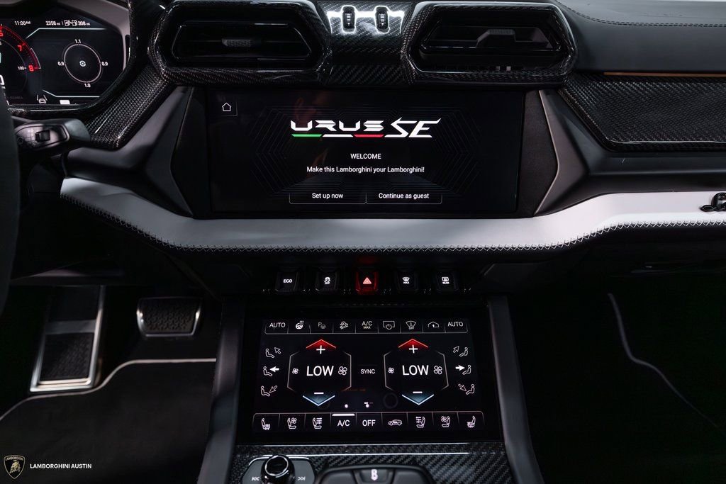Used 2025 Lamborghini Urus SE image 32