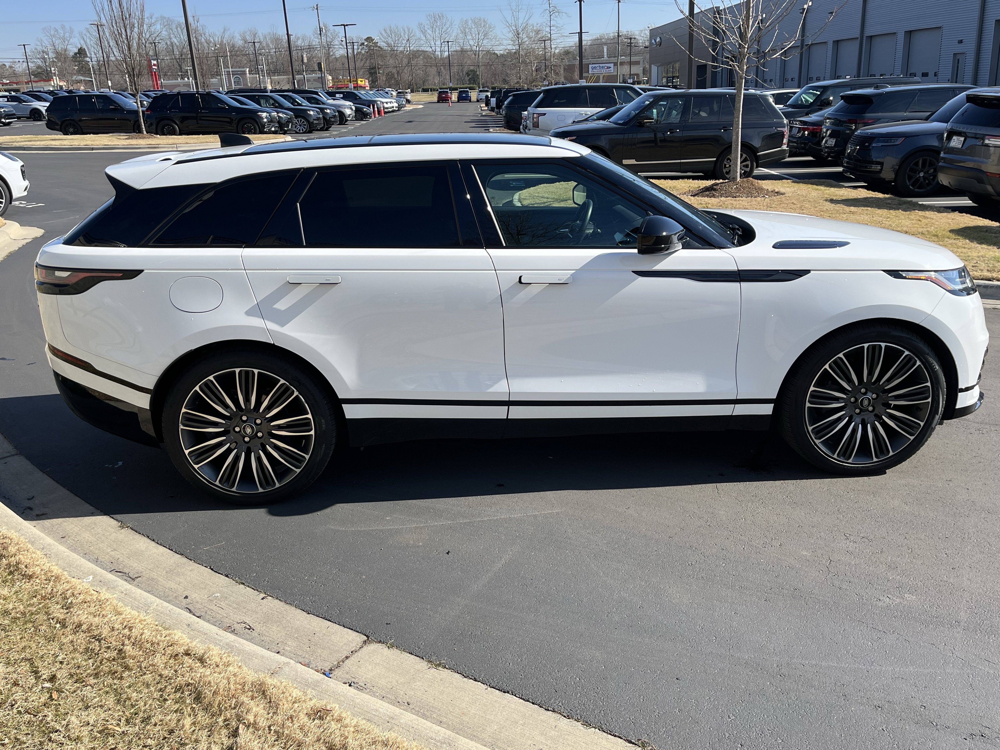Certified 2023 Land Rover Range Rover Velar R-Dynamic S image 40