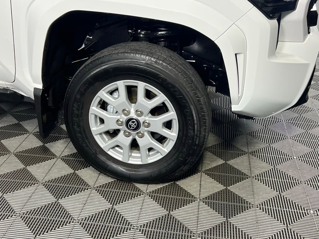 Used 2025 Toyota Tacoma SR5 image 7
