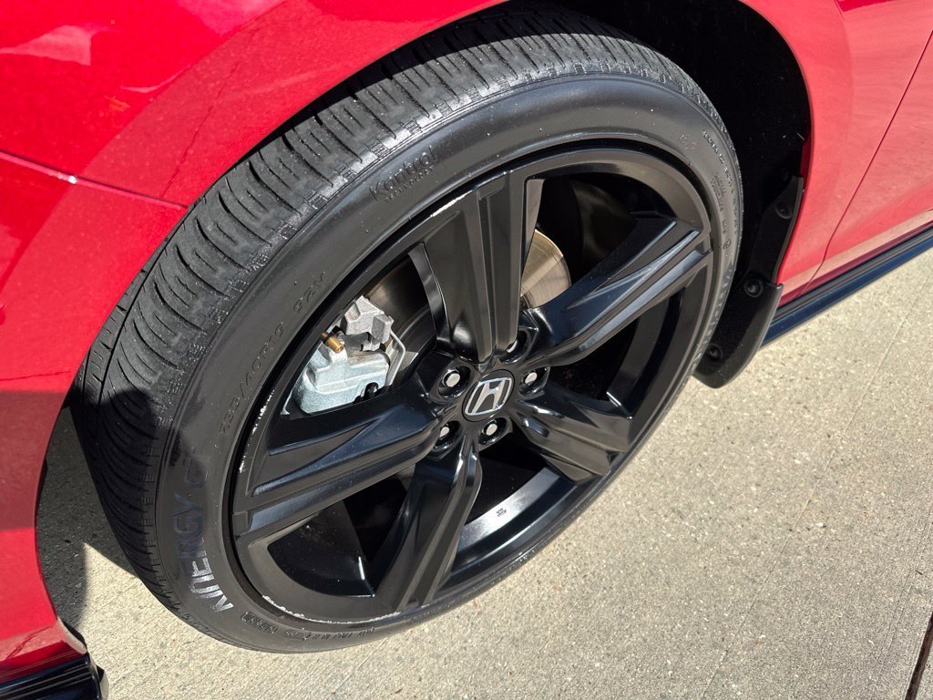 Used 2025 Honda Accord Sport image 40
