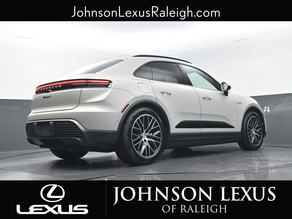 Used 2026 Porsche Macan 4 Electric AWD/4WD image 19