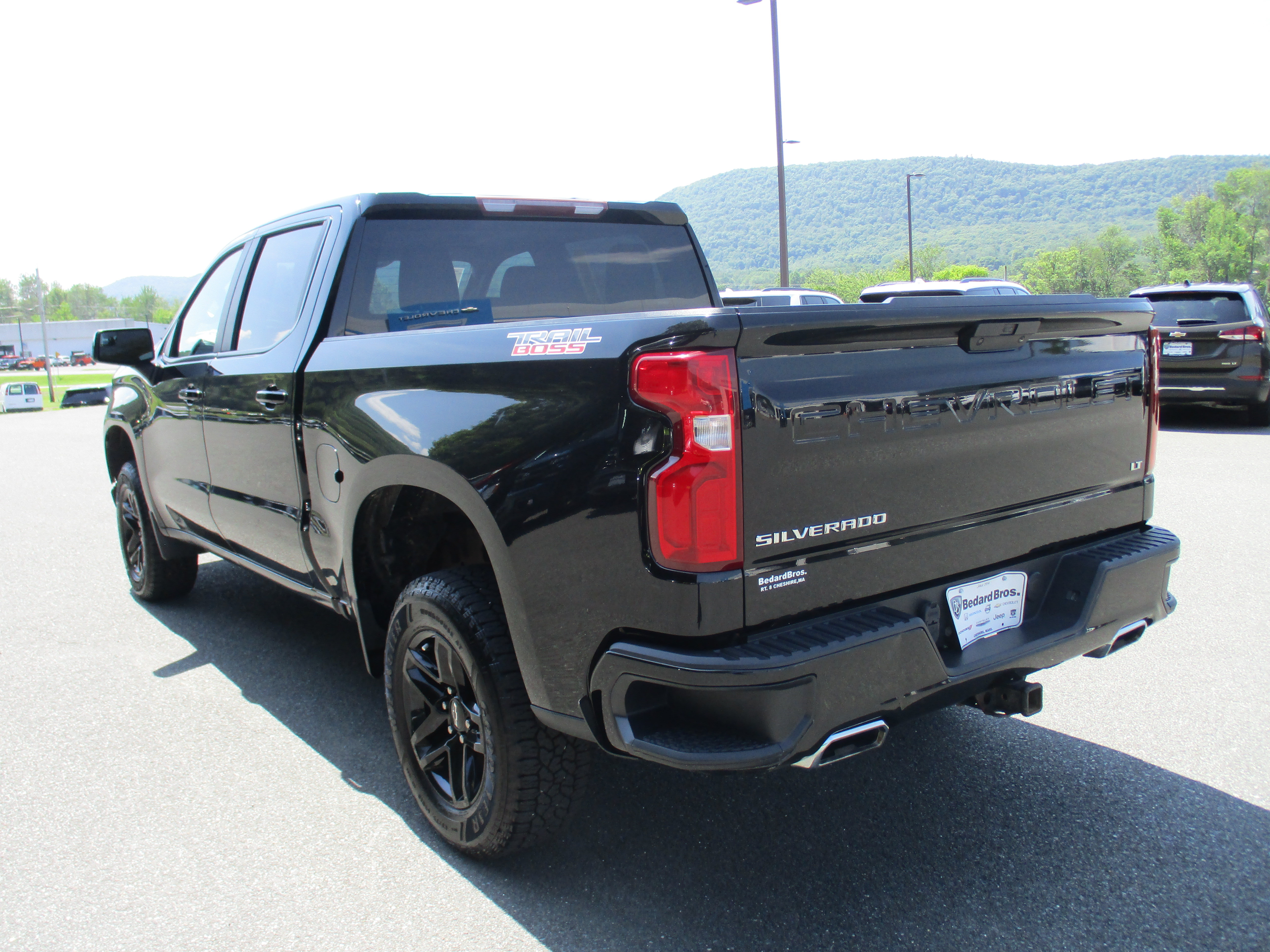 Used 2021 Chevrolet Silverado 1500 LT Trail Boss AWD/4WD image 7