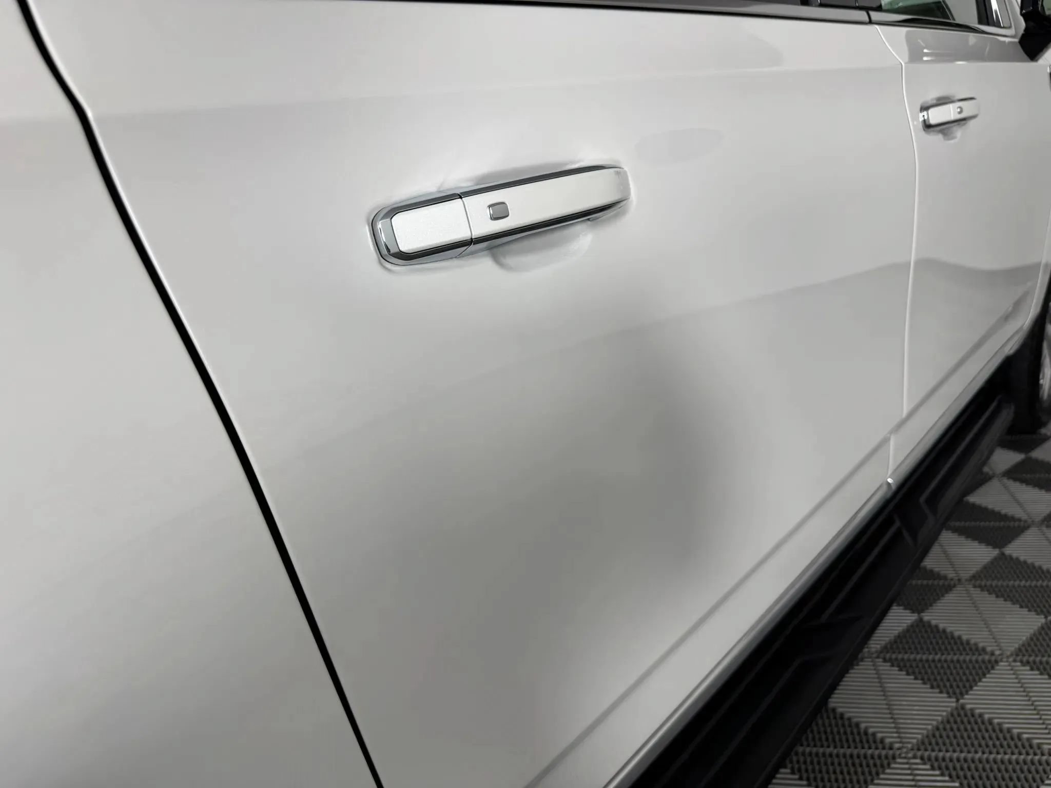 Used 2022 GMC Yukon XL Denali AWD/4WD image 32