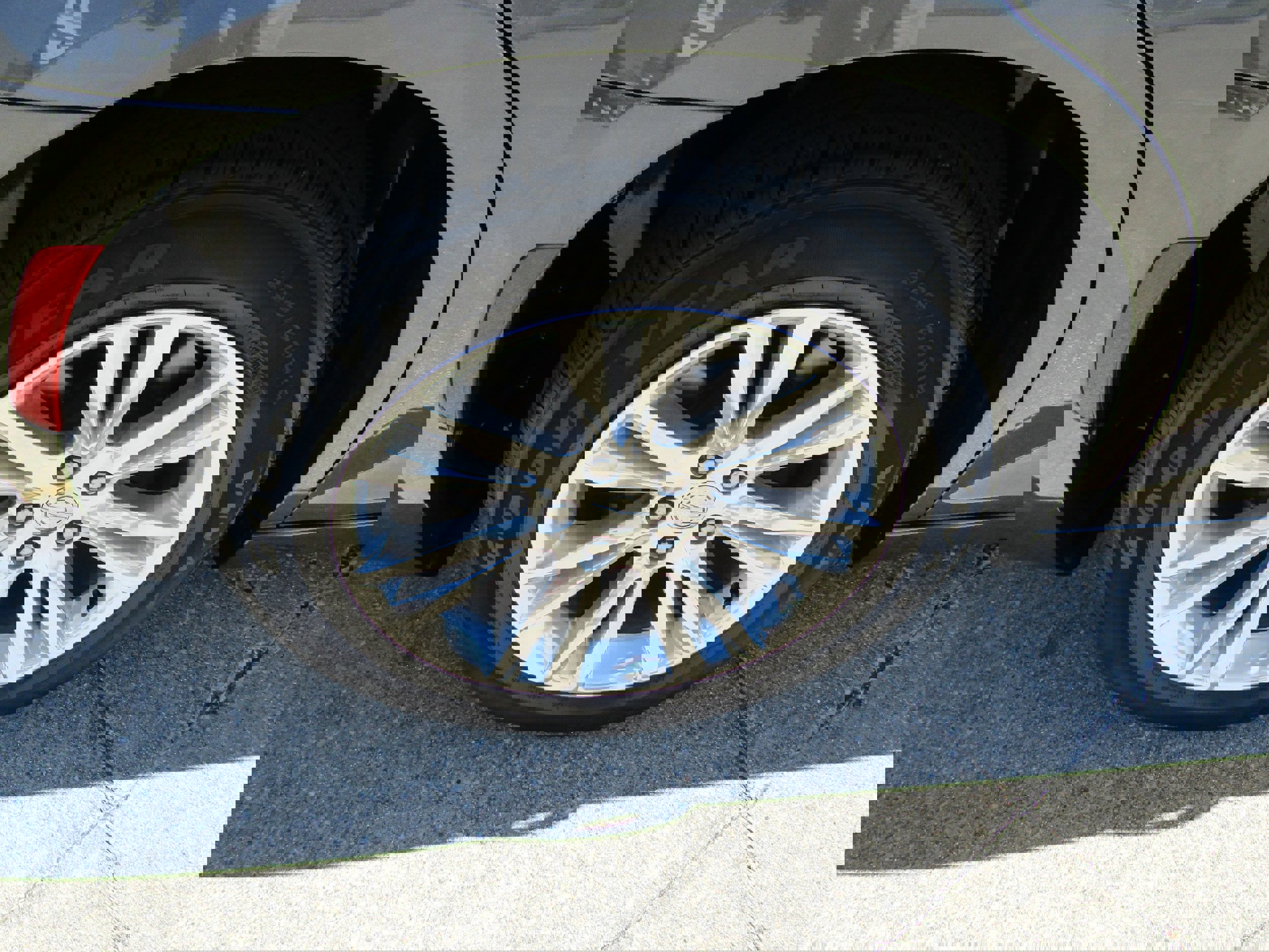 Used 2018 Chrysler 300 Touring w/ Driver Convenience Group image 11