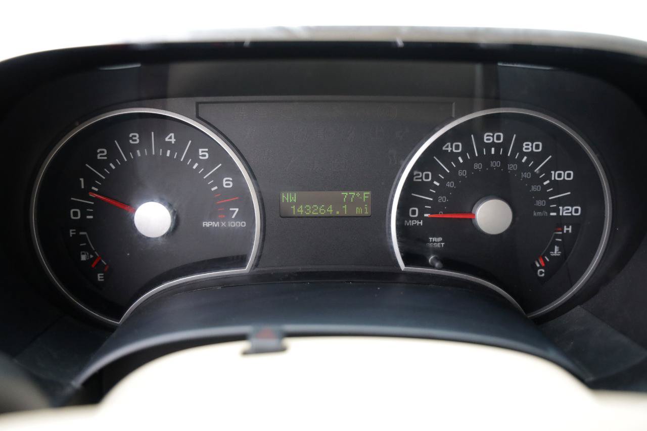 Used 2006 Ford Explorer XLT RWD image 28