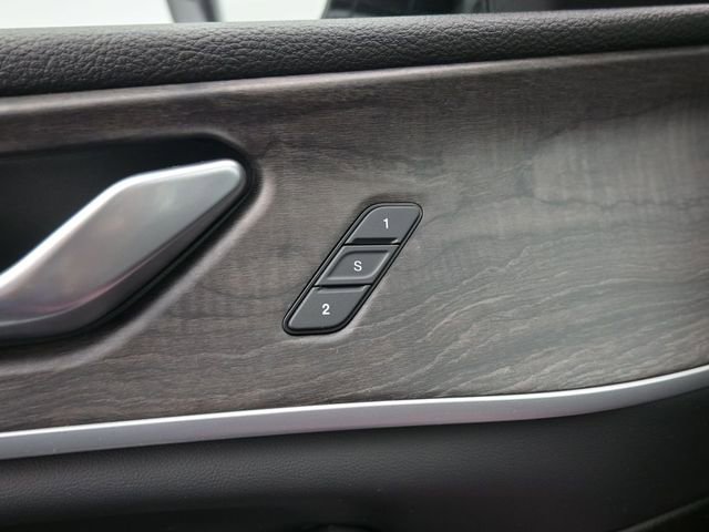 Used 2023 Jeep Grand Cherokee Limited image 25