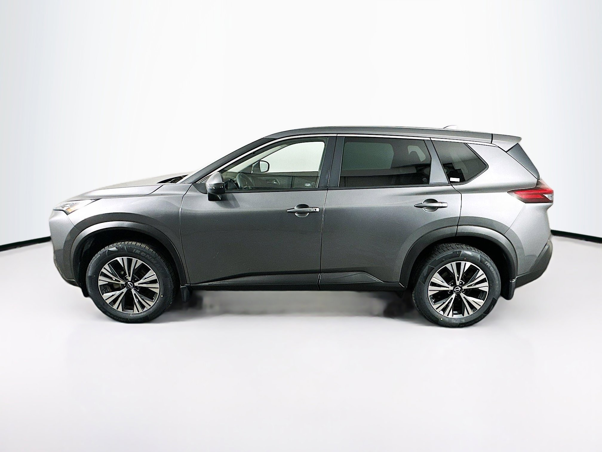 Used 2023 Nissan Rogue SV image 4