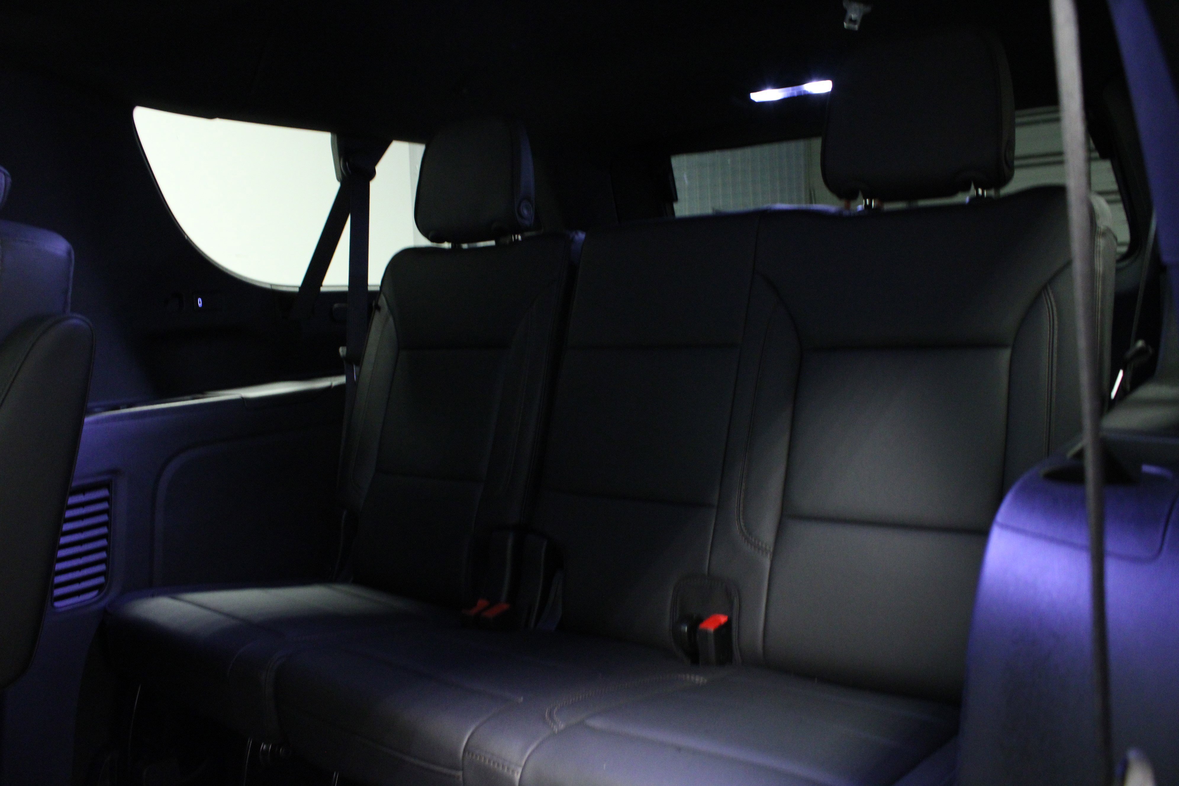 Used 2025 Chevrolet Suburban High Country image 14