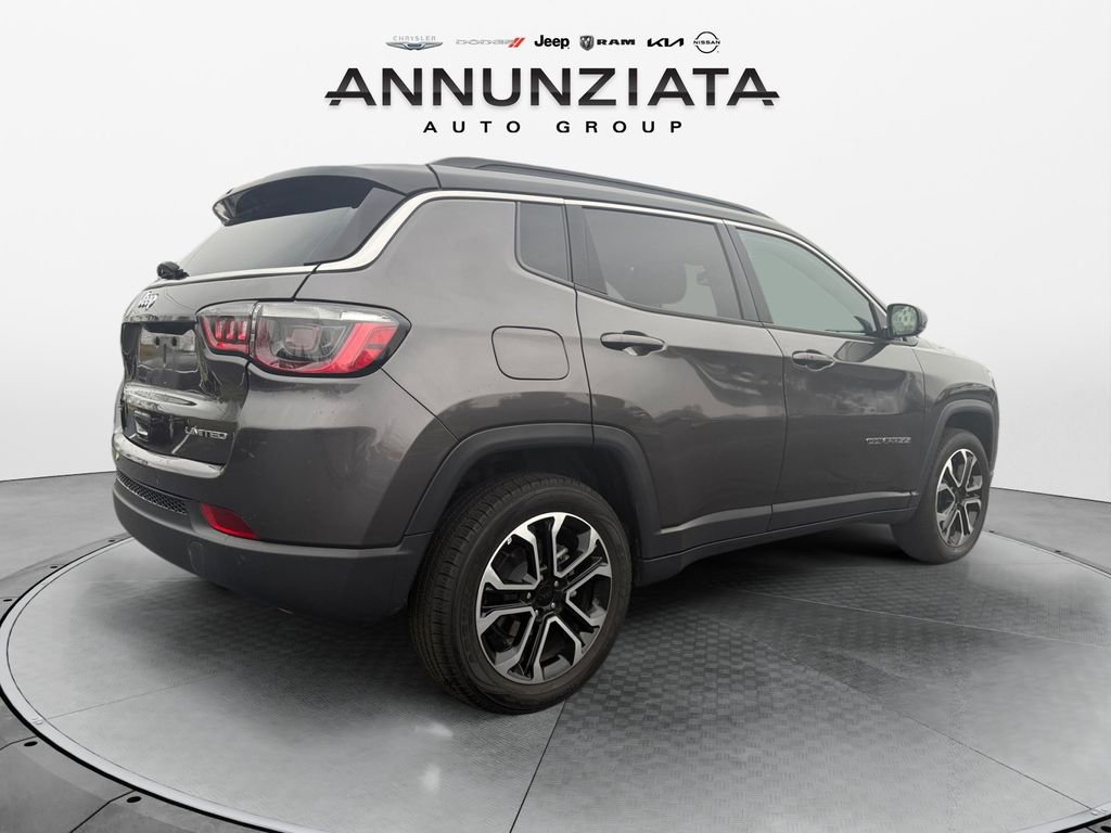 Used 2024 Jeep Compass Limited image 5