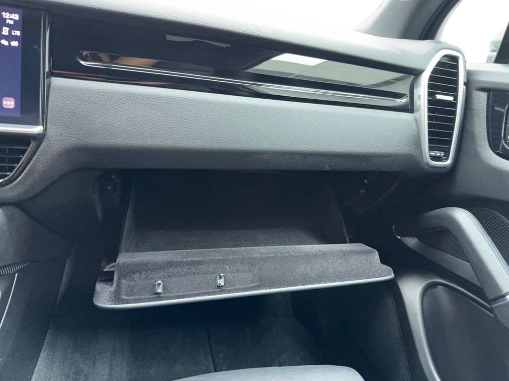 Used 2023 Porsche Cayenne image 31