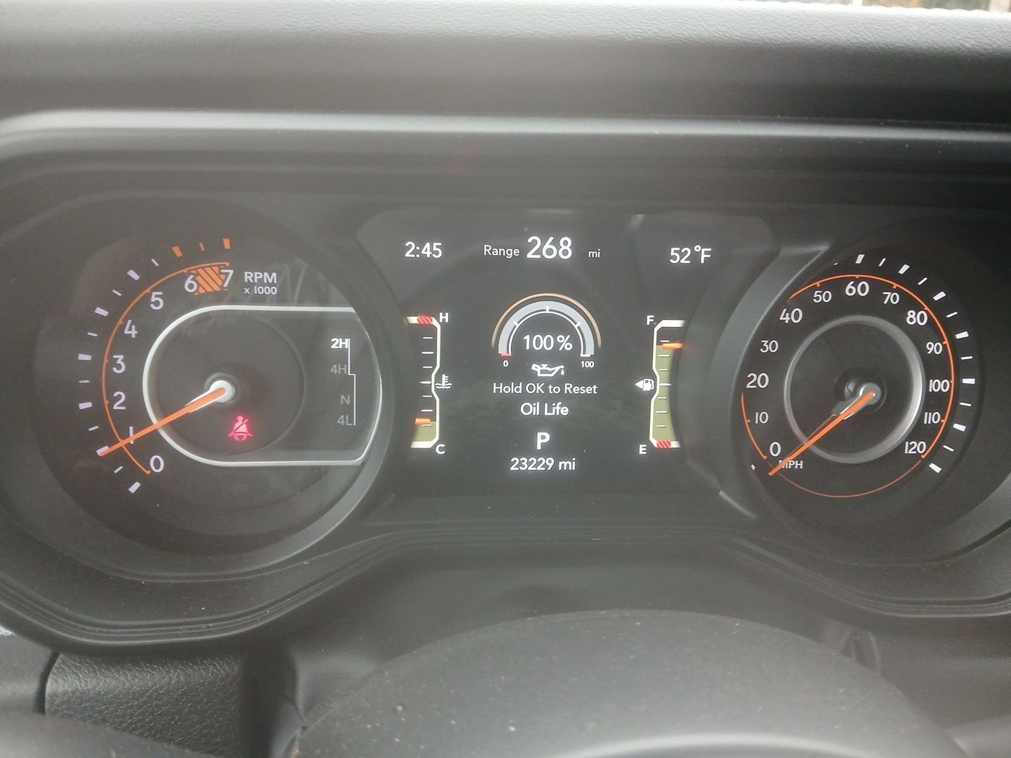 Used 2025 Jeep Wrangler Sahara image 5