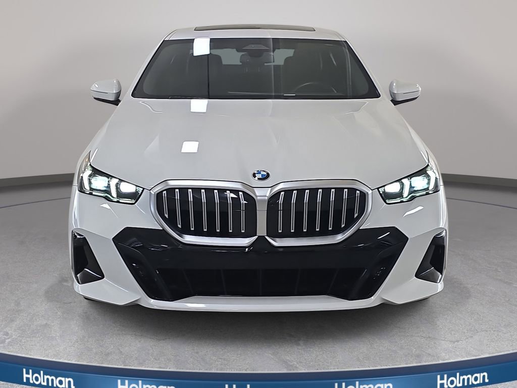 Used 2026 BMW 530i w/ M Sport Package RWD image 3