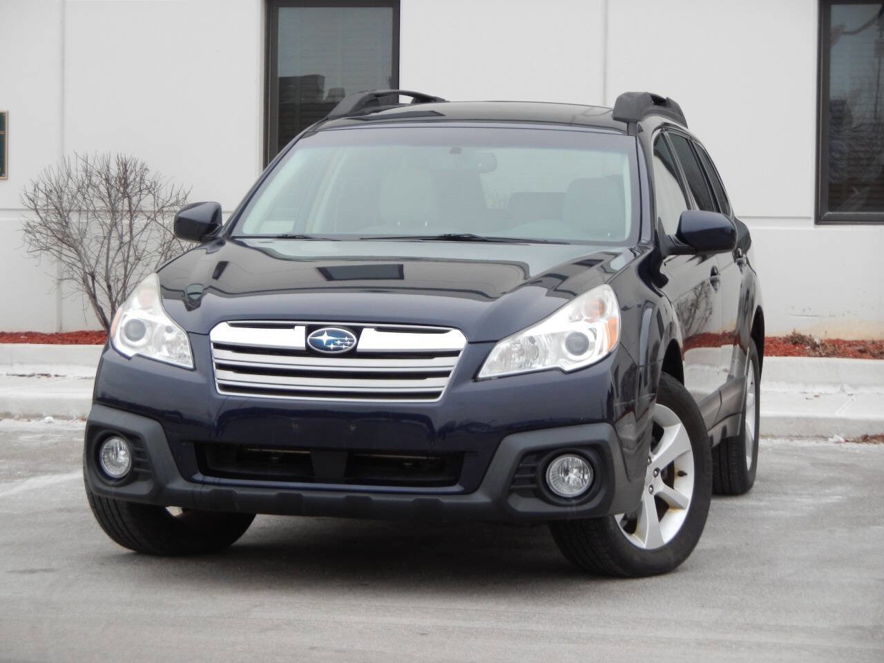Used 2013 Subaru Outback 2.5i Premium AWD/4WD image 3