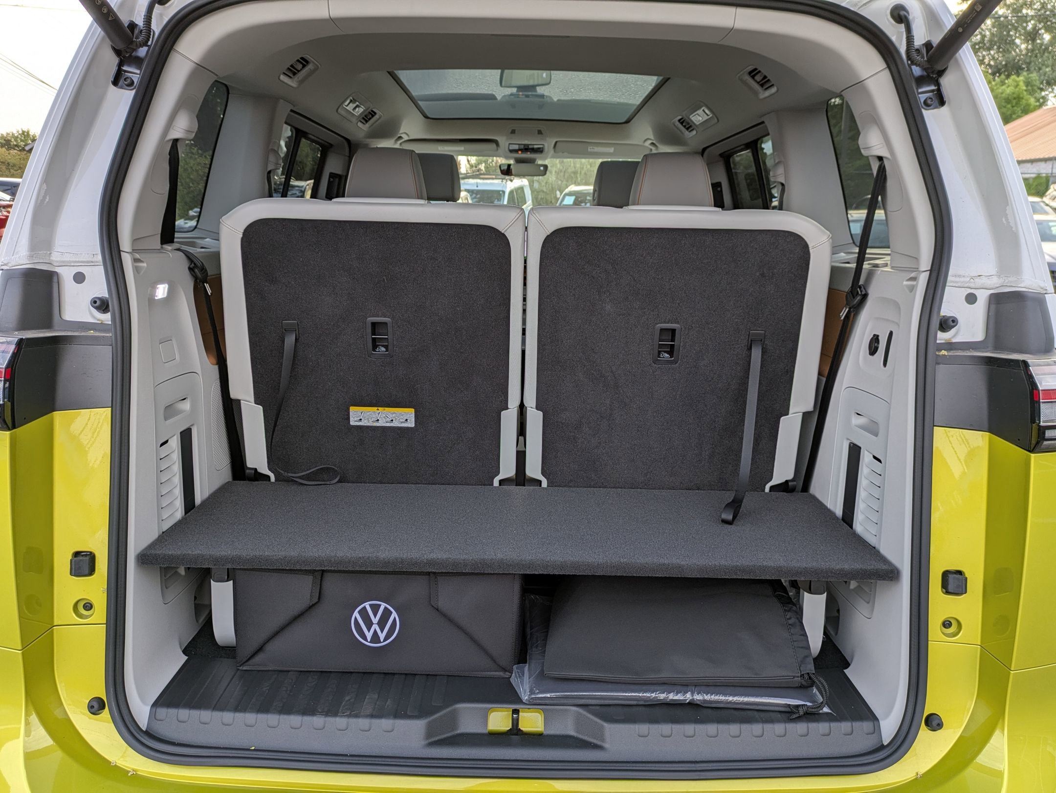 New 2025 Volkswagen ID. Buzz 1st Edition image 27