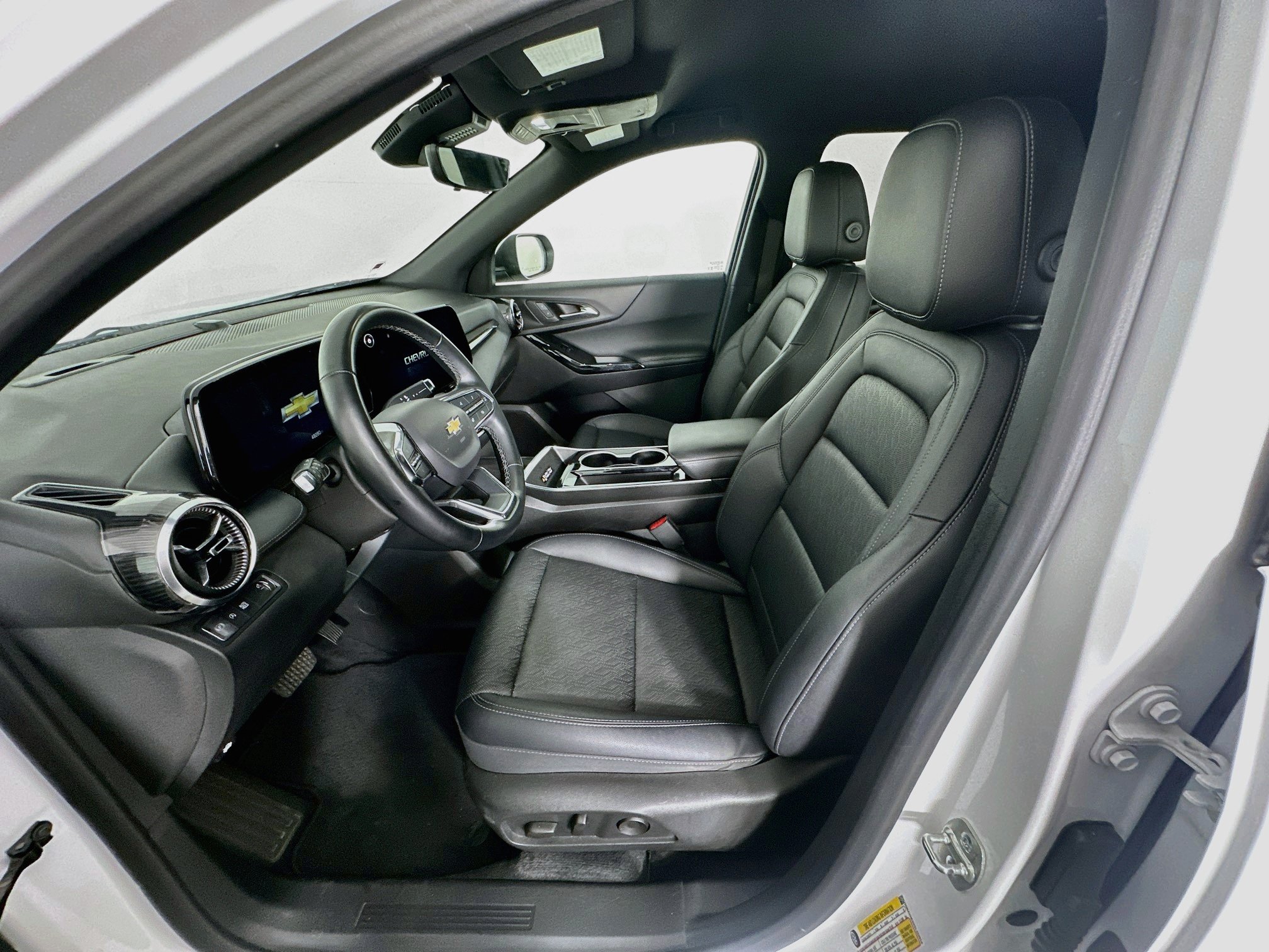 Used 2025 Chevrolet Equinox LT w/ Convenience Package II FWD image 13