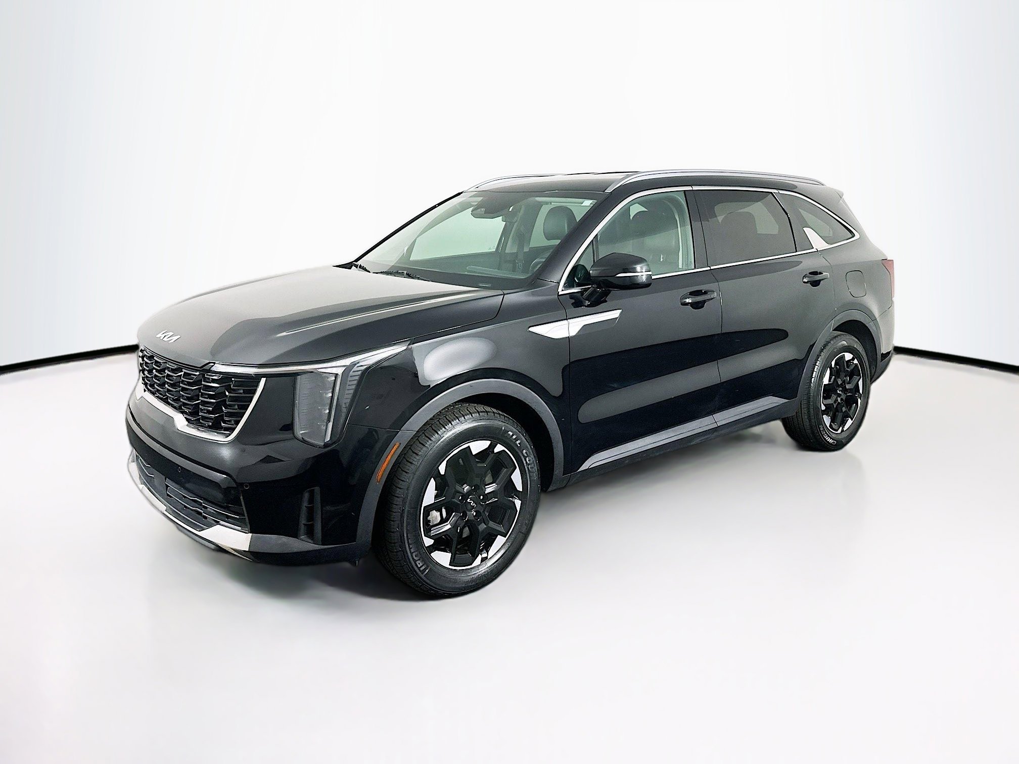 Used 2024 Kia Sorento S image 3