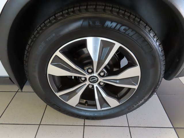 Used 2023 Nissan Murano SV image 17