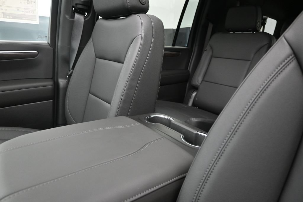 New 2026 Chevrolet Suburban Z71 w/ Comfort Package AWD/4WD image 14