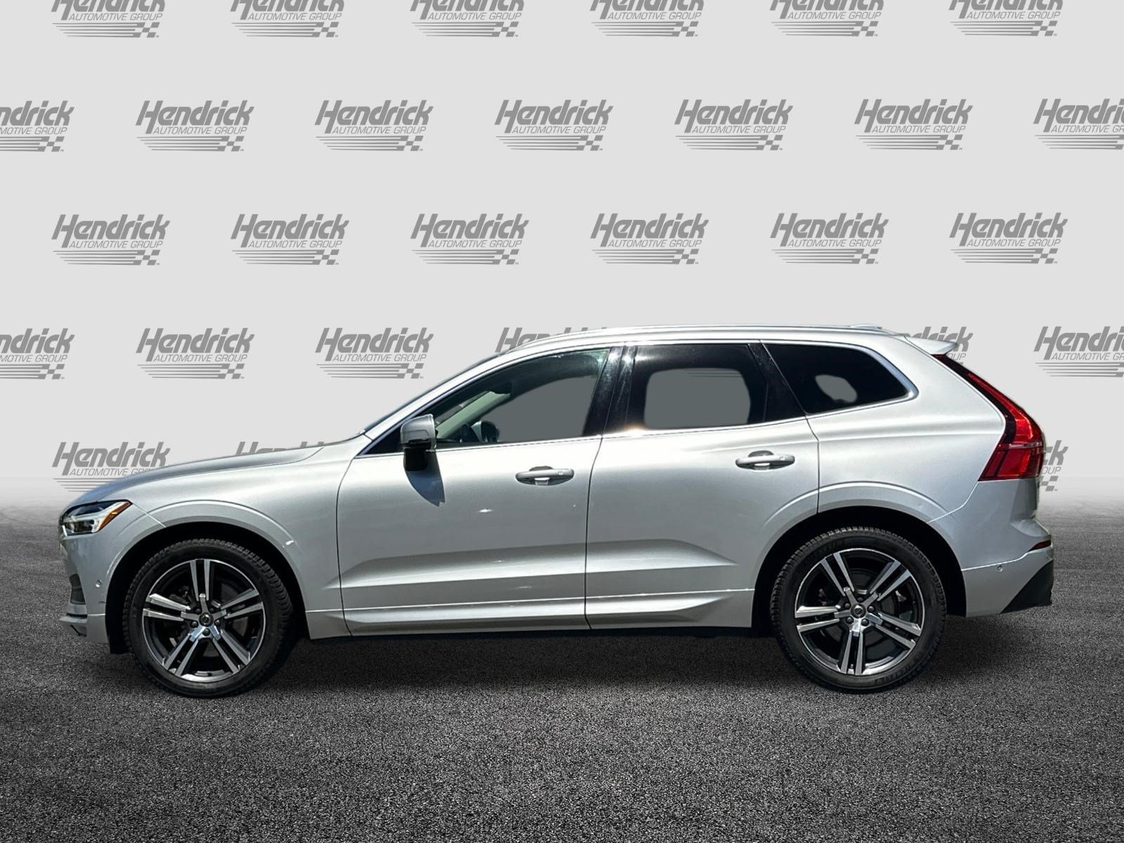 Used 2018 Volvo XC60 T6 Momentum w/ Convenience Package AWD/4WD image 8