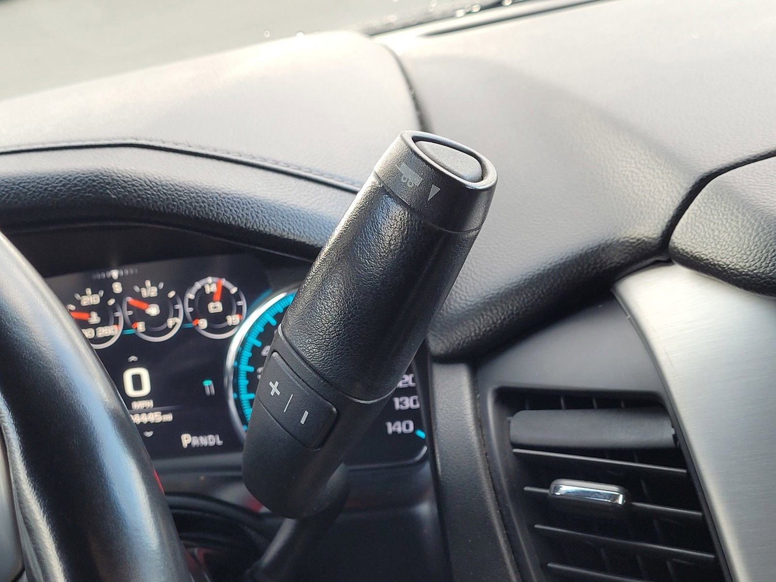 Used 2019 GMC Yukon XL SLT w/ Graphite Performance Edition image 24