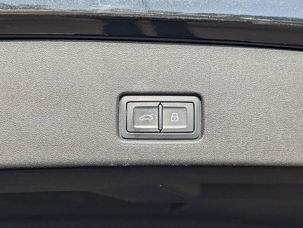 Used 2022 Audi Q4 e-tron Premium Plus image 14