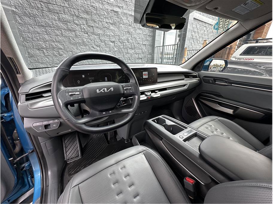 Used 2024 Kia EV9 Wind image 14