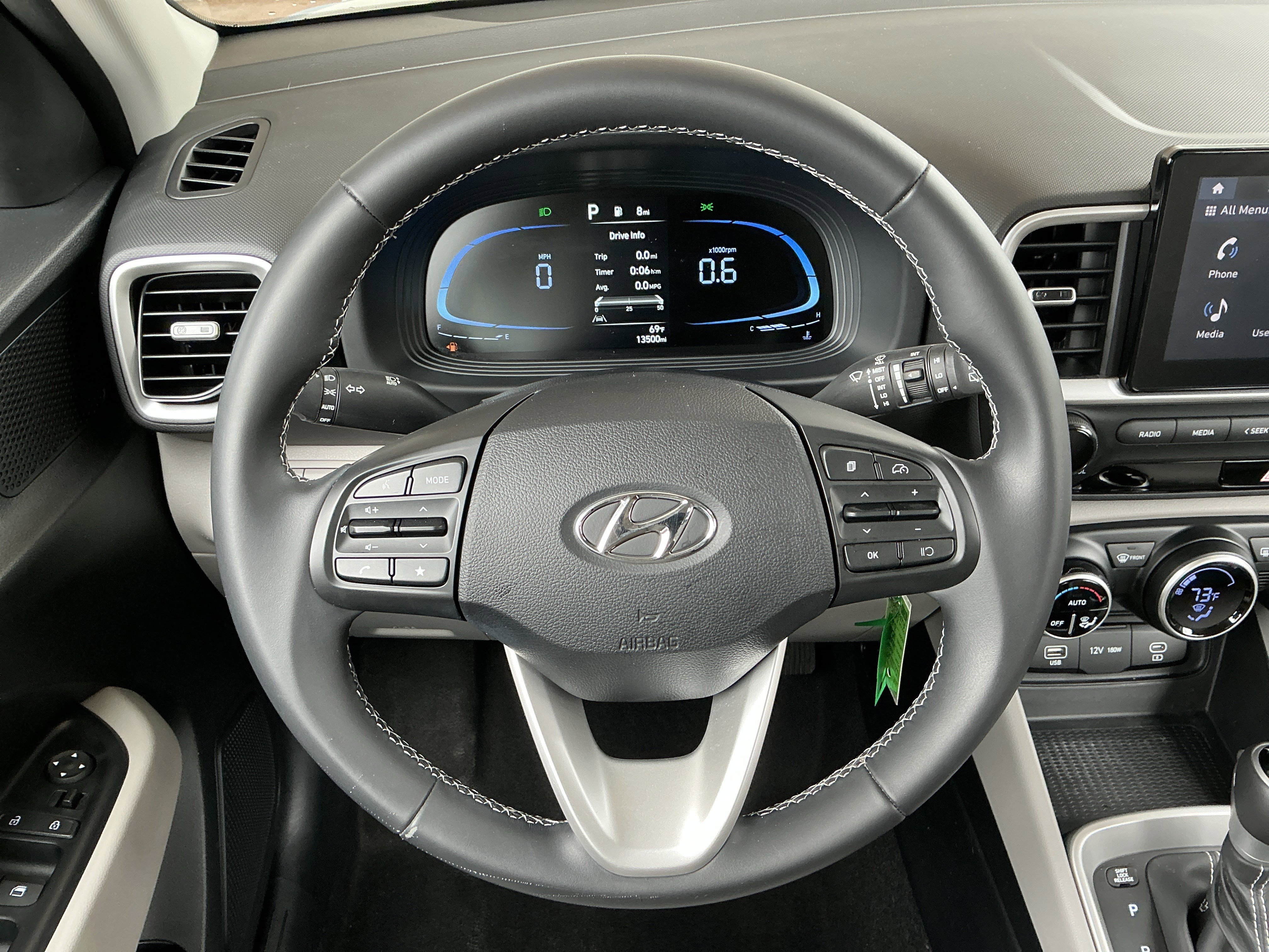 Used 2023 Hyundai Venue SEL image 5