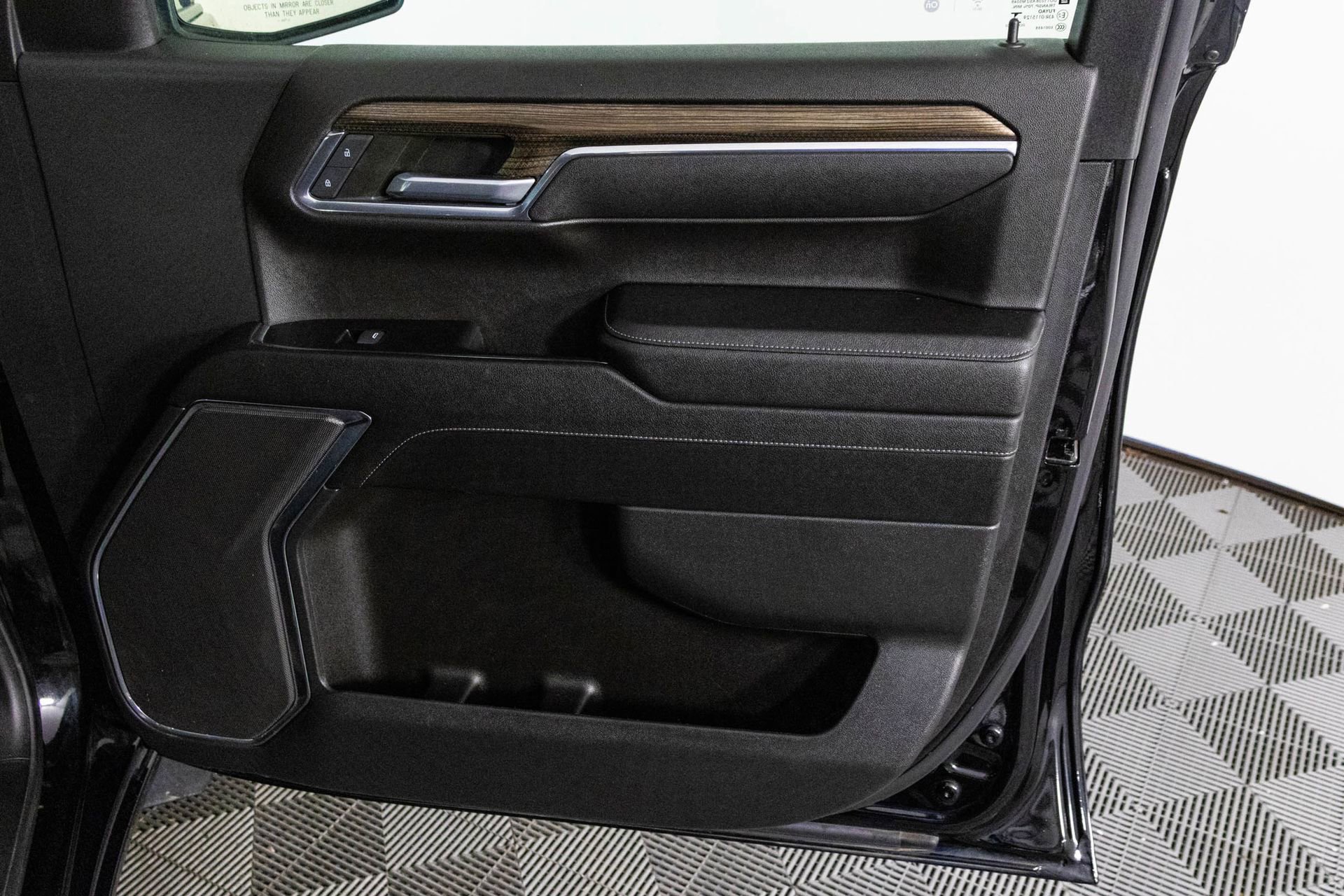 Used 2023 Chevrolet Silverado 1500 LT image 38