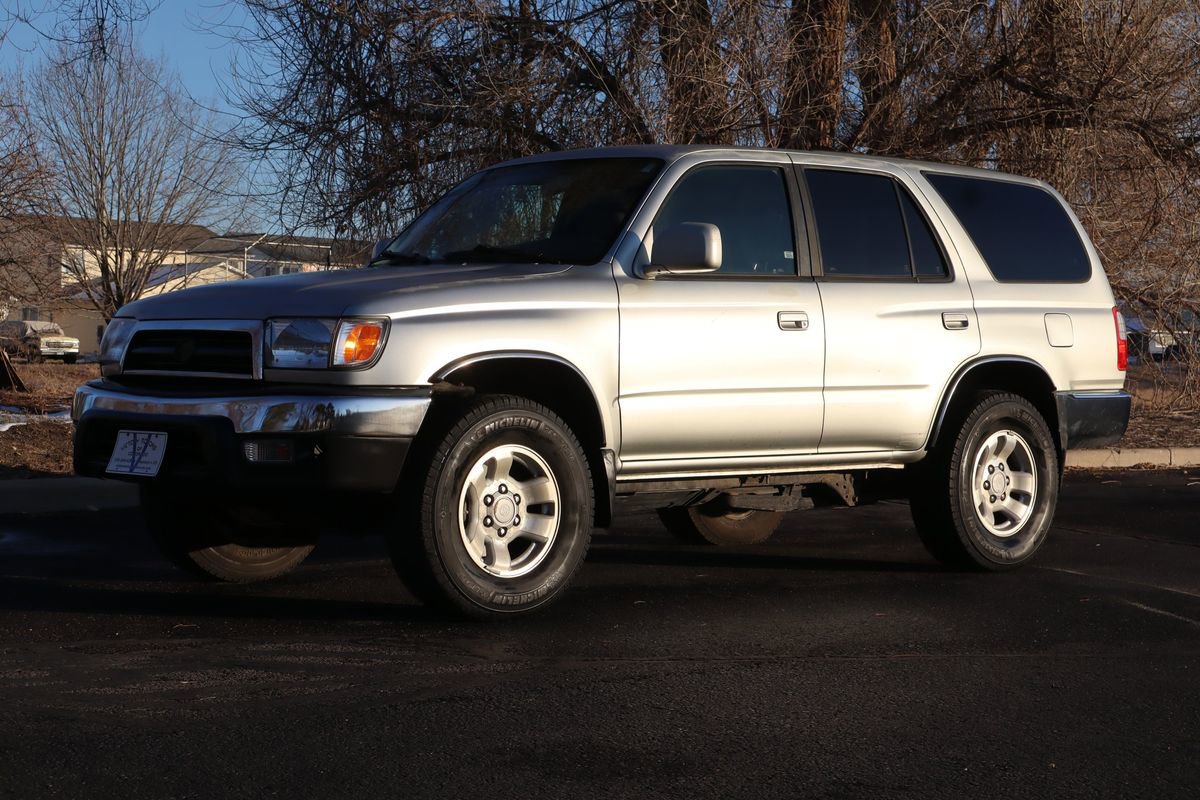 Used 2000 Toyota 4Runner SR5 image 11