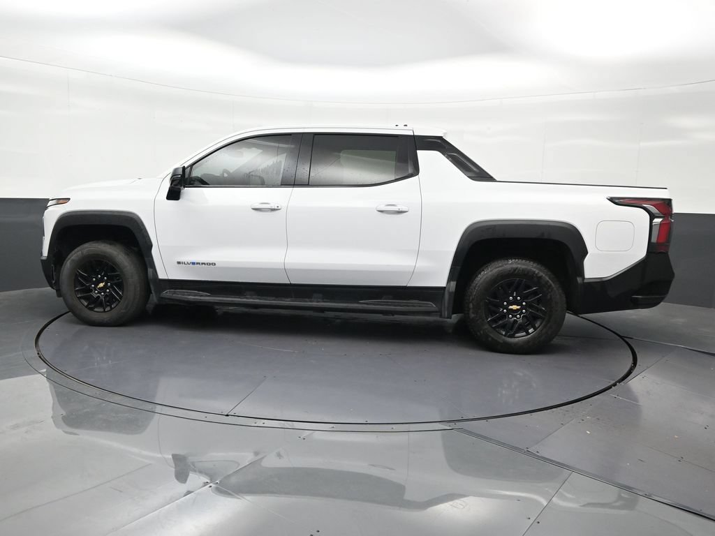 Used 2025 Chevrolet Silverado EV LT AWD/4WD image 2