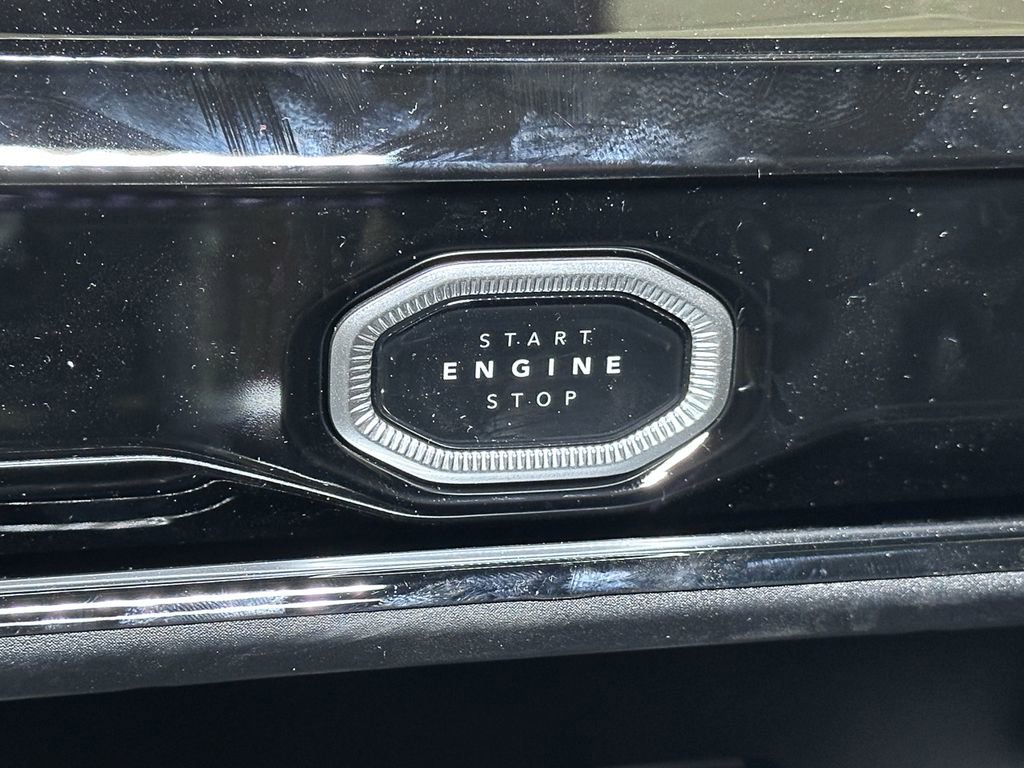 New 2026 Jeep Grand Cherokee Altitude image 24