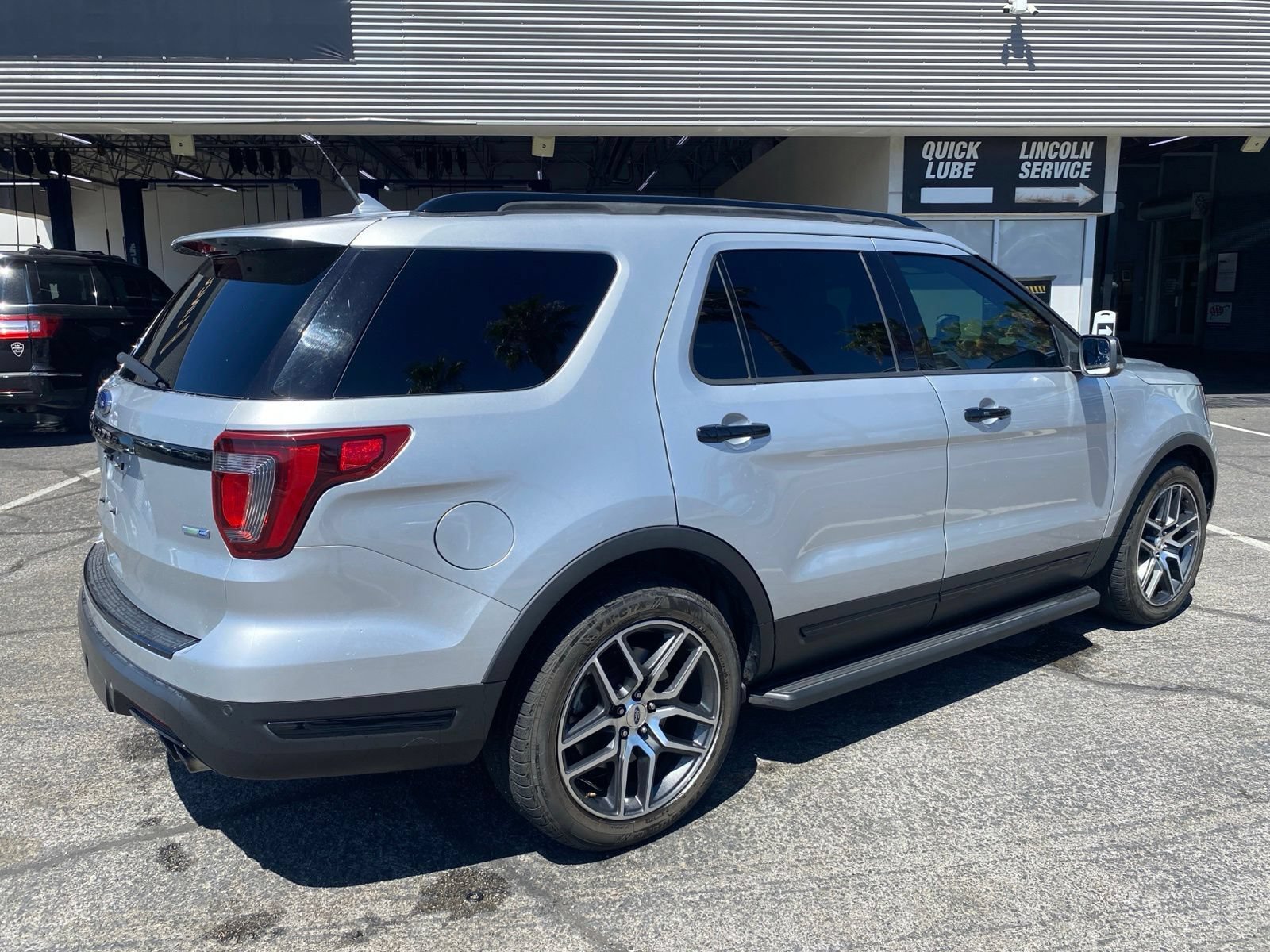Used 2018 Ford Explorer Sport AWD/4WD image 5