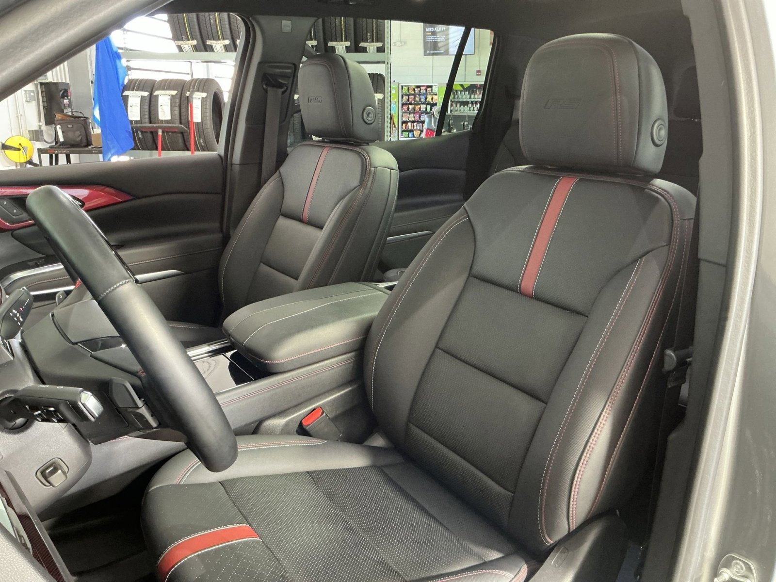 Used 2024 Chevrolet Traverse RS w/ LPO, Floor Liner Package image 21