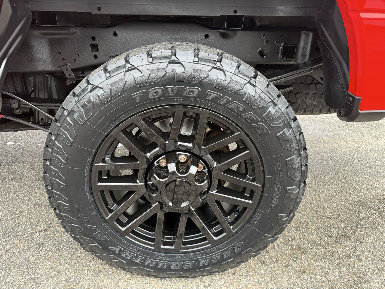 Used 2017 Ford F250 XLT w/ FX4 Off-Road Package AWD/4WD image 9
