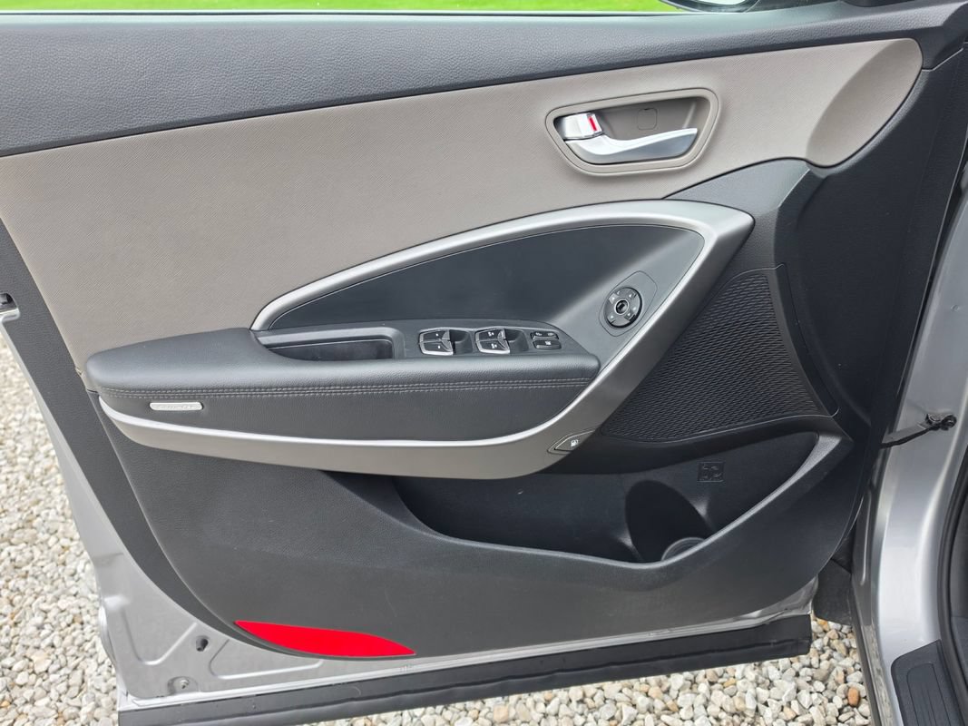 Used 2019 Hyundai Santa Fe XL SE AWD/4WD image 9