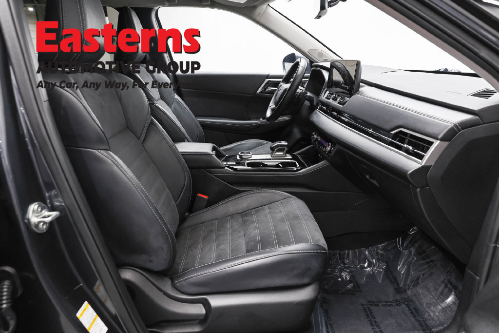 Used 2025 Mitsubishi Outlander SE FWD image 25
