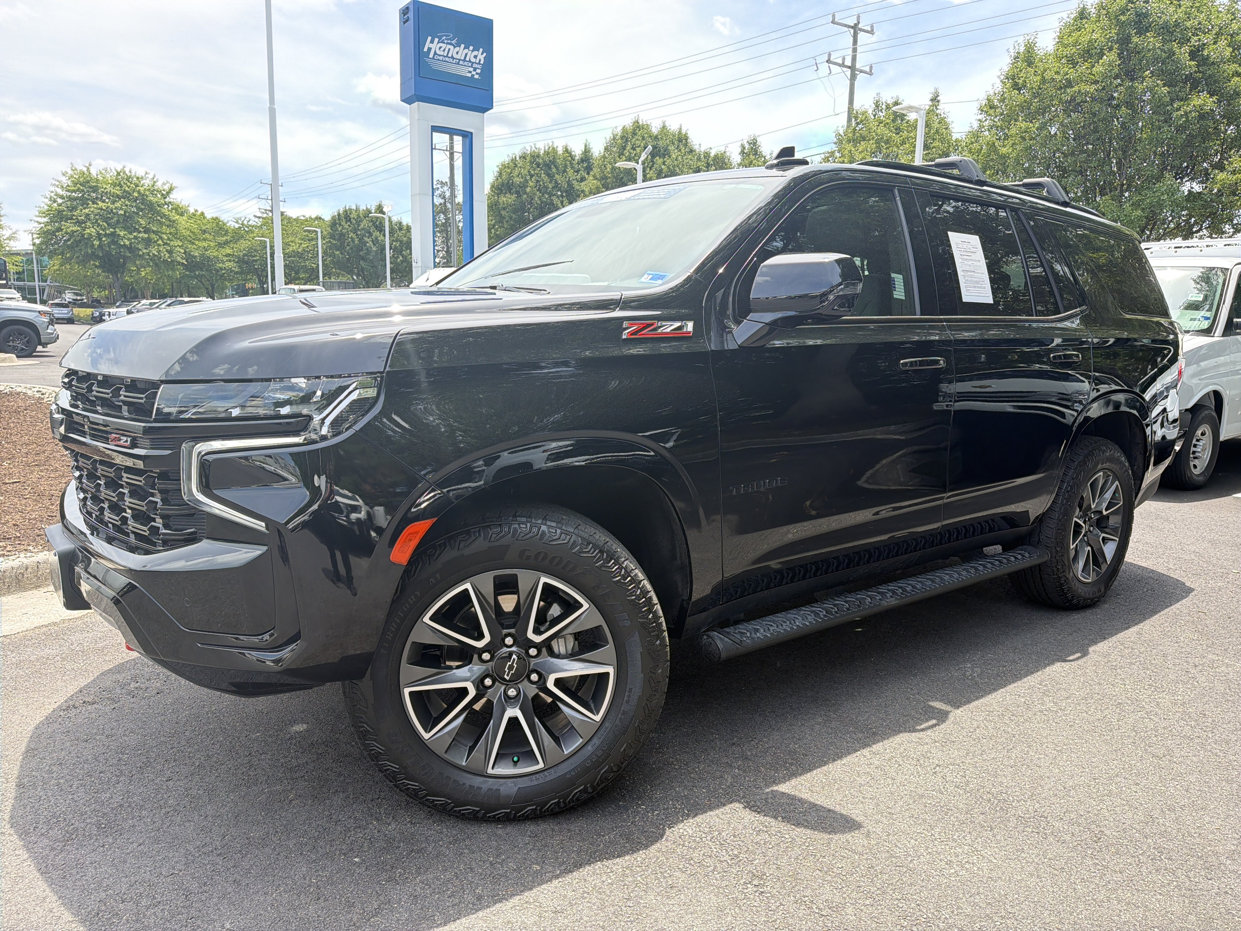 Used 2024 Chevrolet Tahoe Z71 w/ Luxury Package AWD/4WD image 5