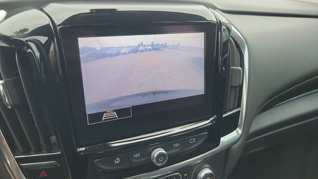 Used 2021 Chevrolet Traverse LT FWD image 19
