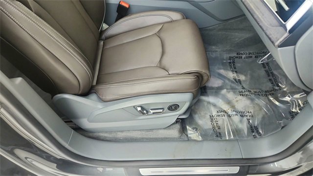 Used 2023 Audi Q8 Prestige w/ Prestige Package image 24