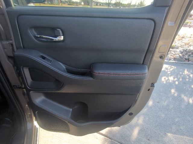 Used 2022 Nissan Frontier PRO-4X w/ Technology Package AWD/4WD image 36