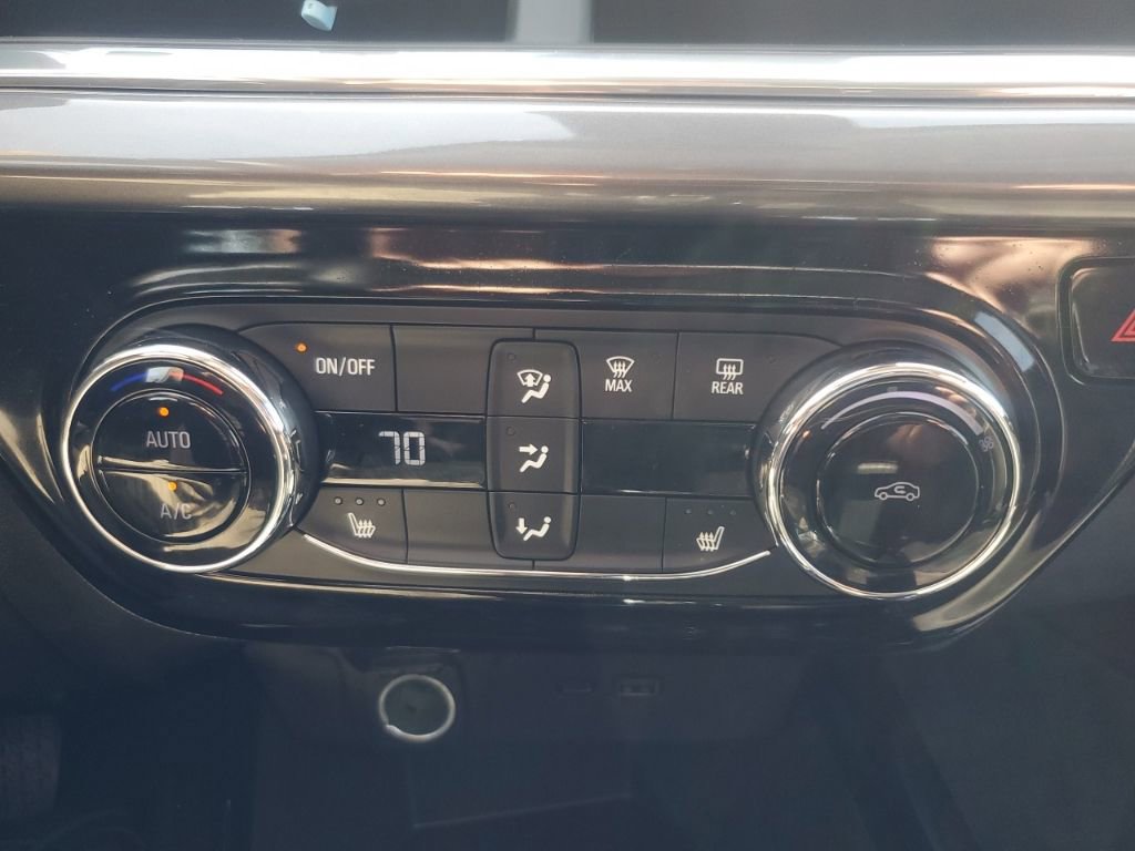 Used 2025 Chevrolet Trax ACTIV image 21