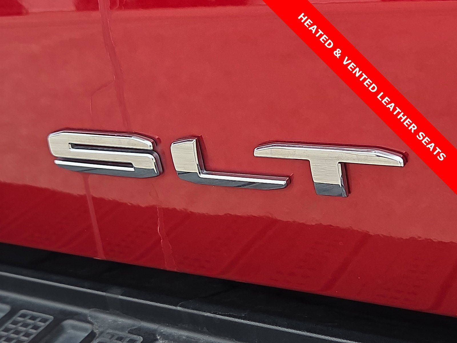 Used 2023 GMC Sierra 1500 SLT w/ SLT Premium Package AWD/4WD image 8