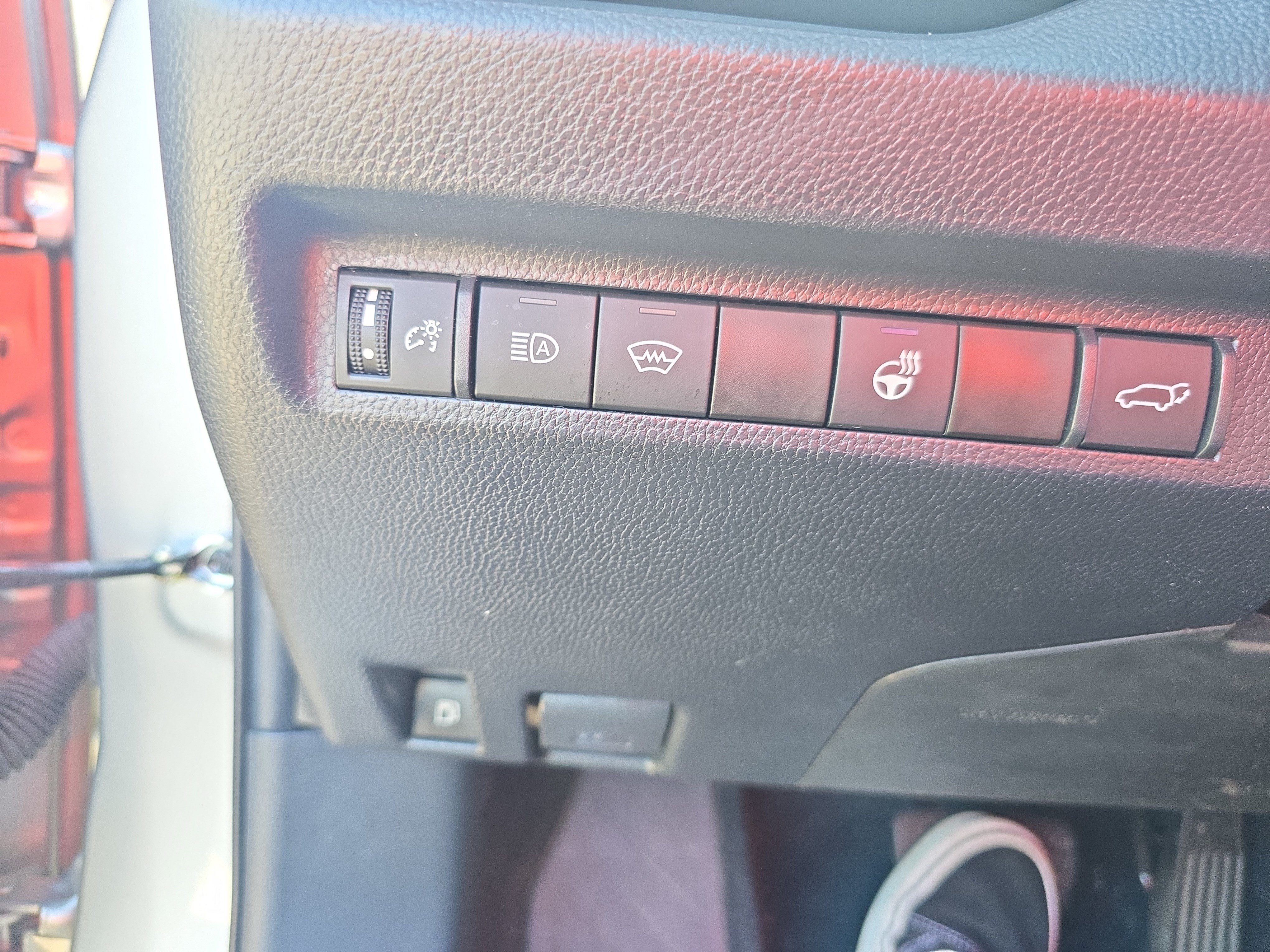 Used 2024 Toyota RAV4 XLE w/ Convenience Package AWD/4WD image 23